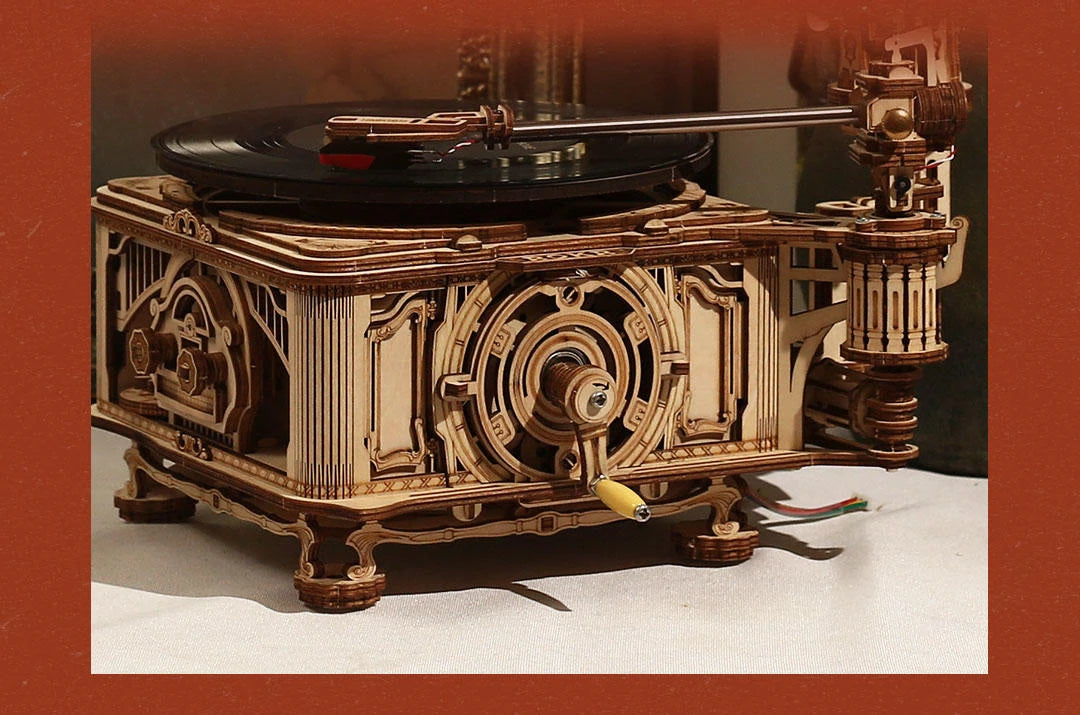 Robotime Hand Crank Classic Gramophone with Music 1:1 424pcs Wooden Model Building Kits Gift for Children Adult LKB01 Home Decor