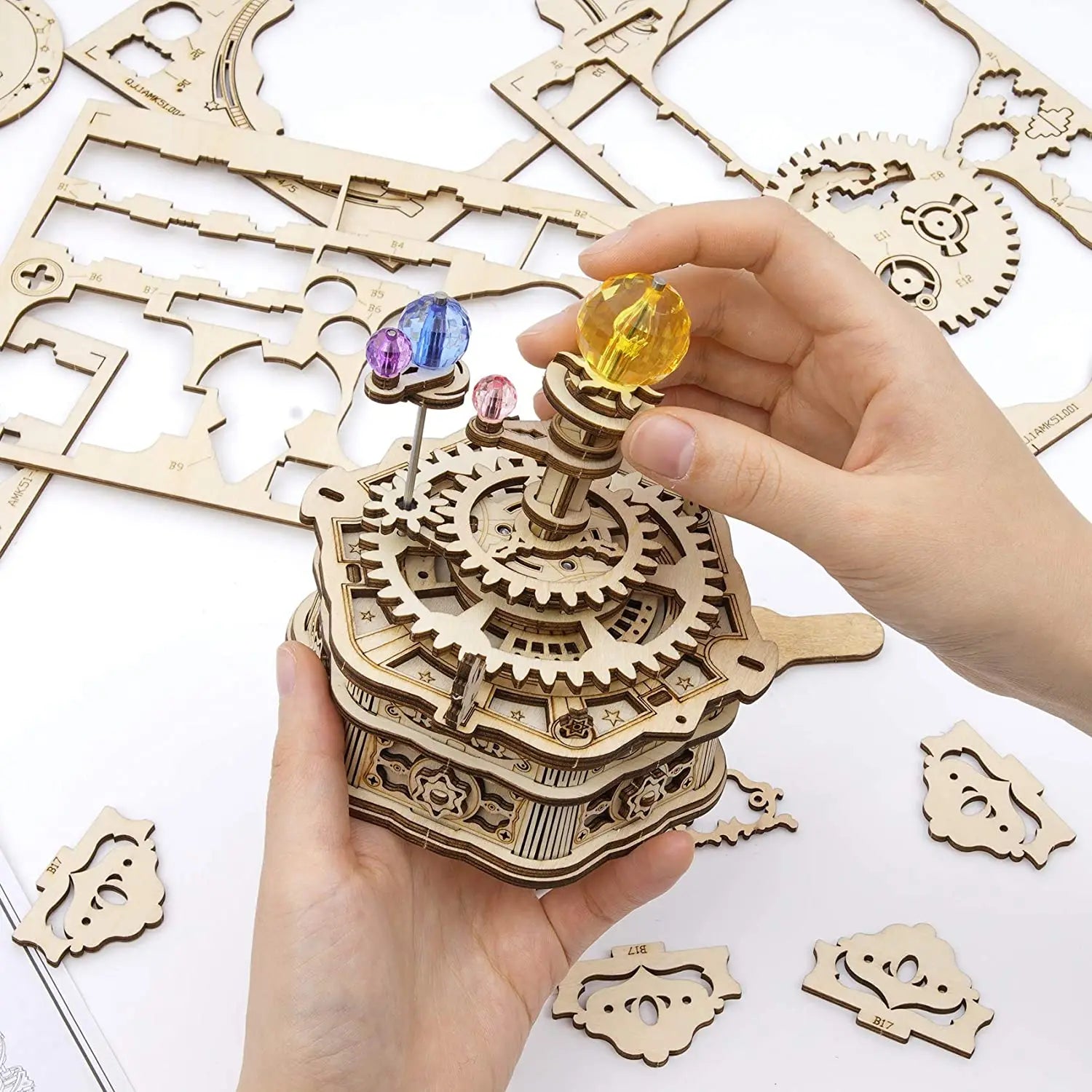 Robotime Rokr DIY 3D Starry Night Wooden Model Building Kit 84pcs Rotatable Assembly Music Box Educational Toy for Kids Adults
