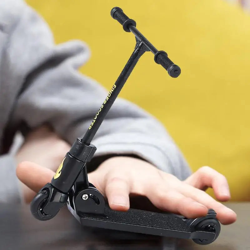 Alloy Finger Scooter Finger Toy SkateboardFinger Scooter Toy Mini Skateboard Finger Toy For Gifts