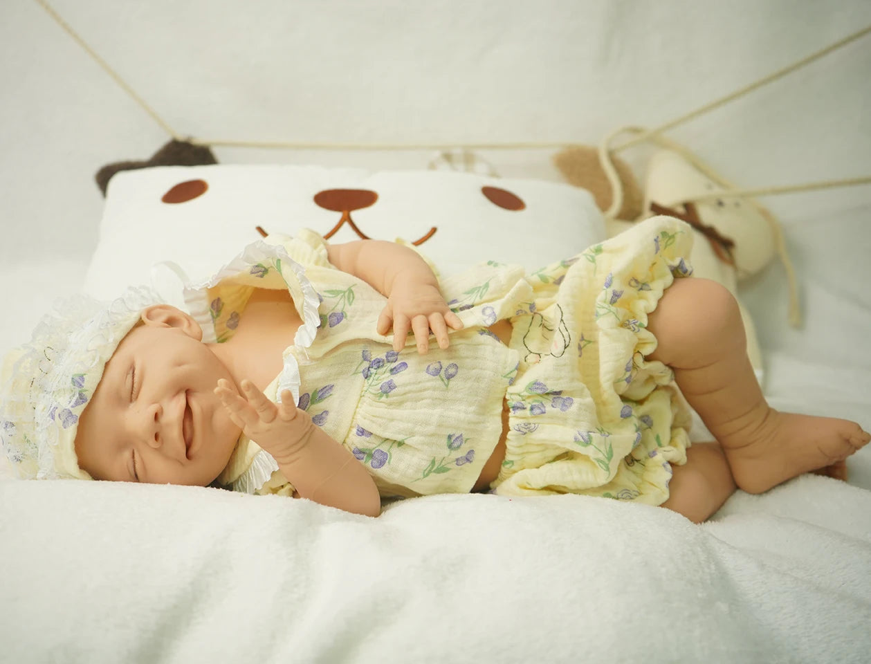 44cm Full Silicone Reborn Doll Dressable Dress Up Cute Soft Girls 2.76kg