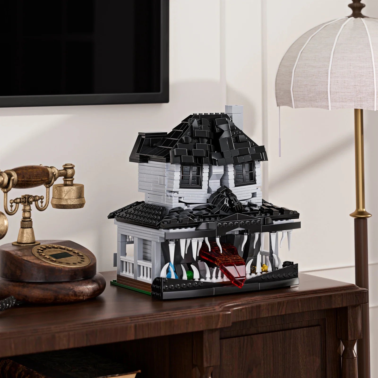 Haunted House Building Bricks Toys Monster Hut Model Blocks Home Decoration with LED light, Halloween Gifts for Boys and Girls