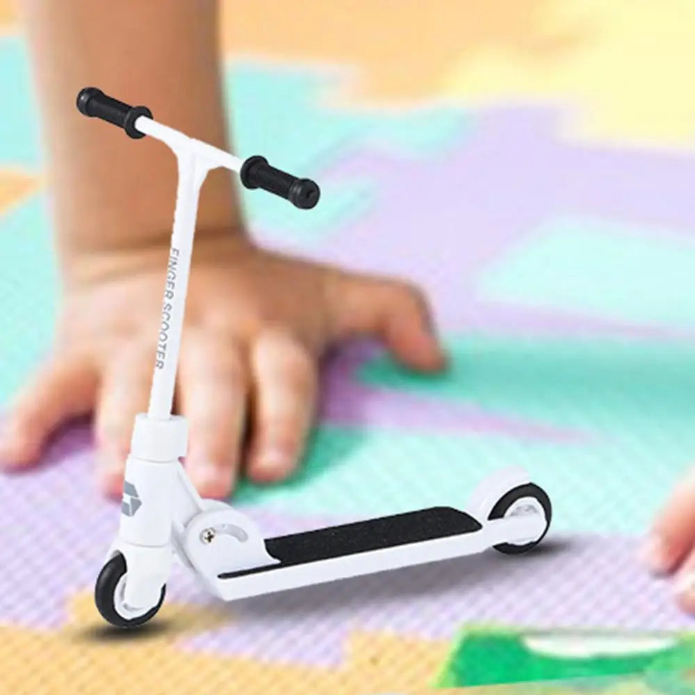 Alloy Finger Scooter Finger Toy SkateboardFinger Scooter Toy Mini Skateboard Finger Toy For Gifts